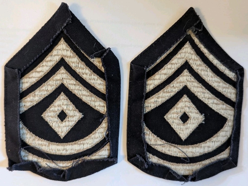 WW2 US Army Sergeant Chevron Pair - 3 Up 2 Down w/ Diamond L5