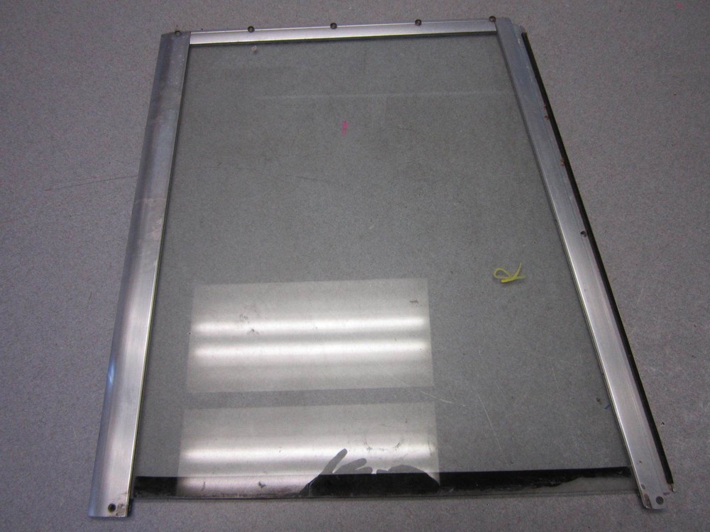 1987-89 Bayliner Cuddy Cabin Capri Right Side Windshield Window