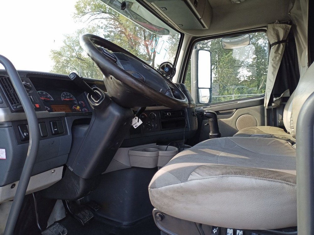 Volvo VNL Cummins ISX Engine Mounts (12274943