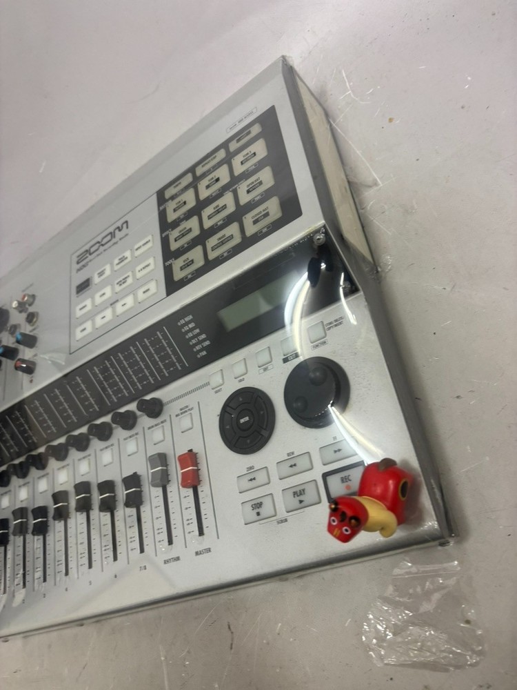 Zoom HD8 Hard Disk Multitrack Recorder Studio from Japan