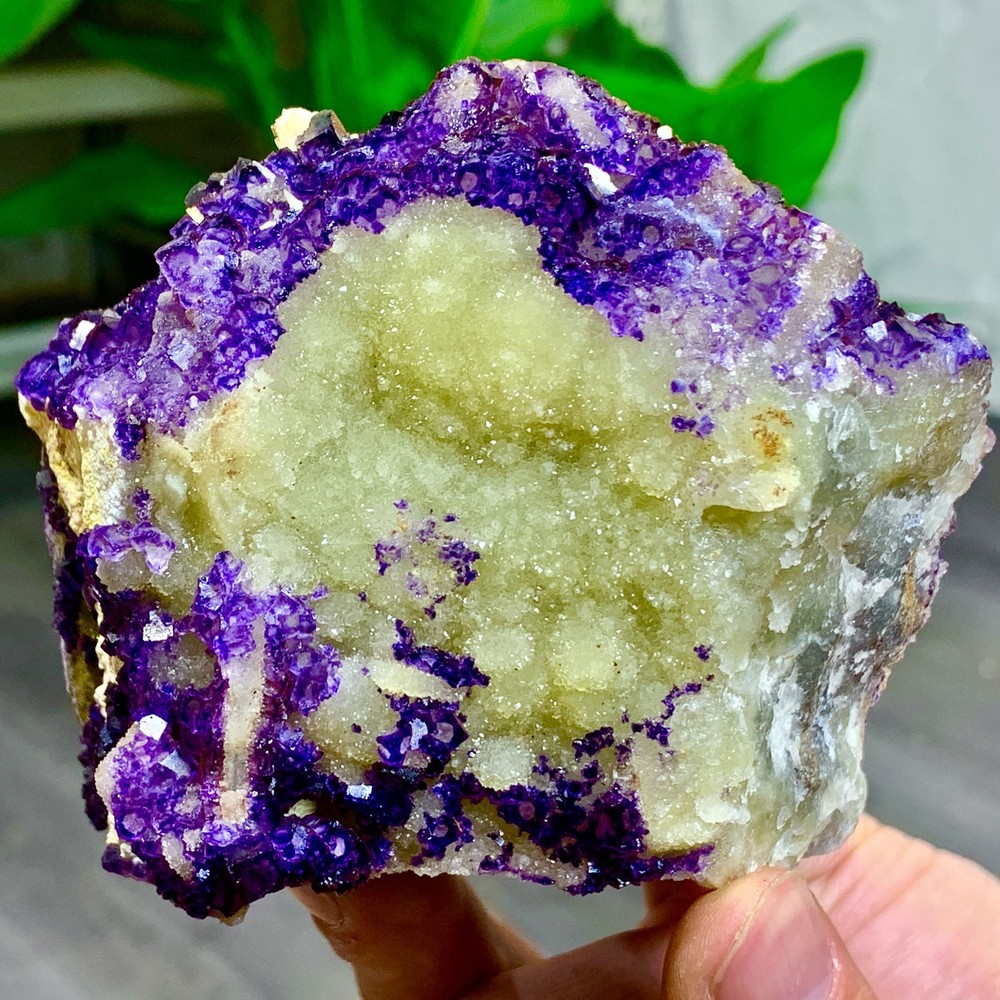 467G Natural Purple Fluorite Edged Cube Crystal Mineral Specimen/China