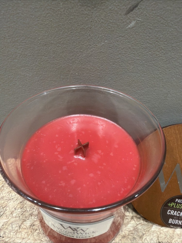 WOODWICK® 9.7oz. Medium Crimson Berries
