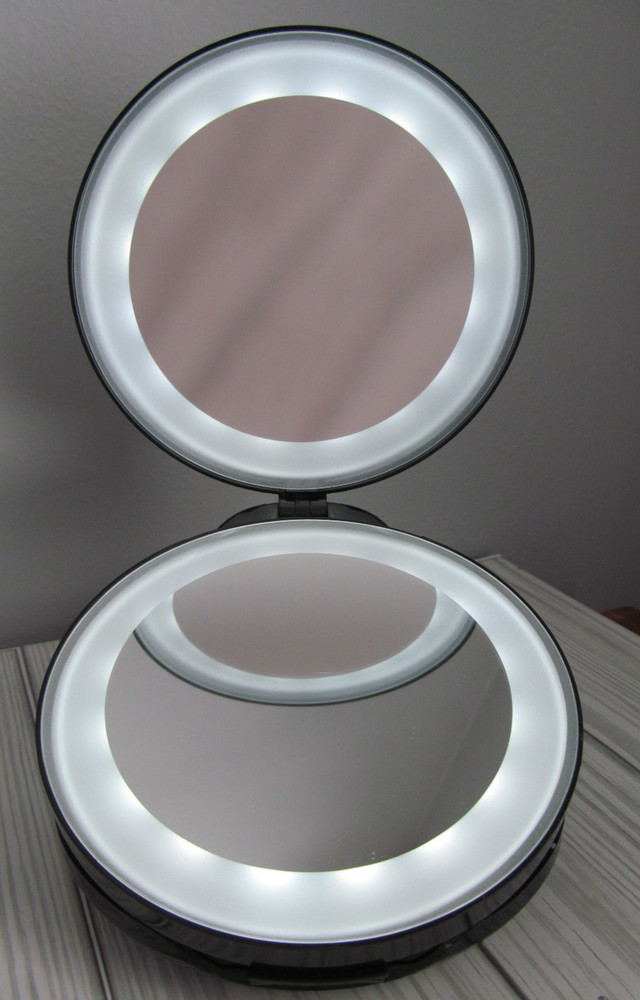 Vanity Light Up Mirror Makeup Magnifying & Regular Foldable Travel Small Q6
