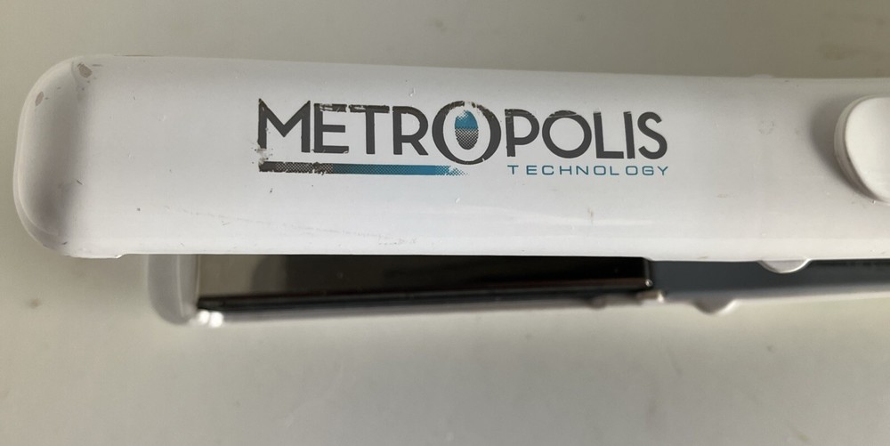 Metropolis Hair Flat Iron Model TW 7025