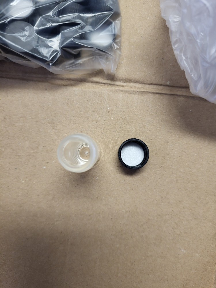 1 oz Clear Plastic Bottles w/Caps (144 count)