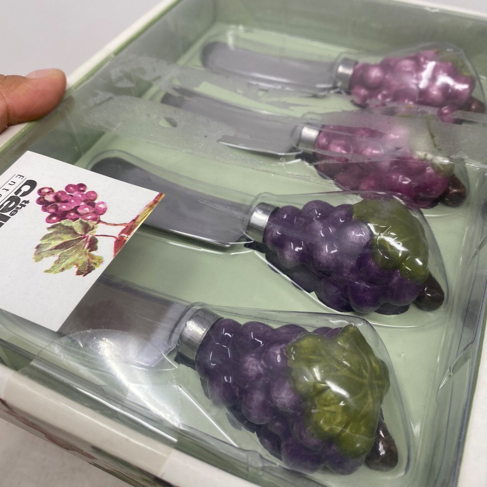 The Cellar Entertaining Grape shape Set of 4 Spreaders Packaging has damage