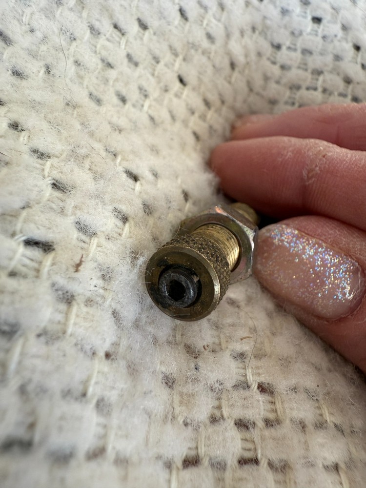 Pressure Plunger Archery Rest