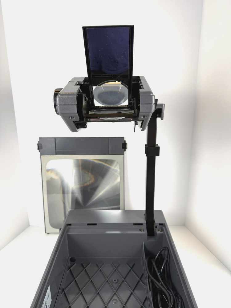 3M 2000 AG Overhead Projector Briefcase Portable Transparency Projector (tested)