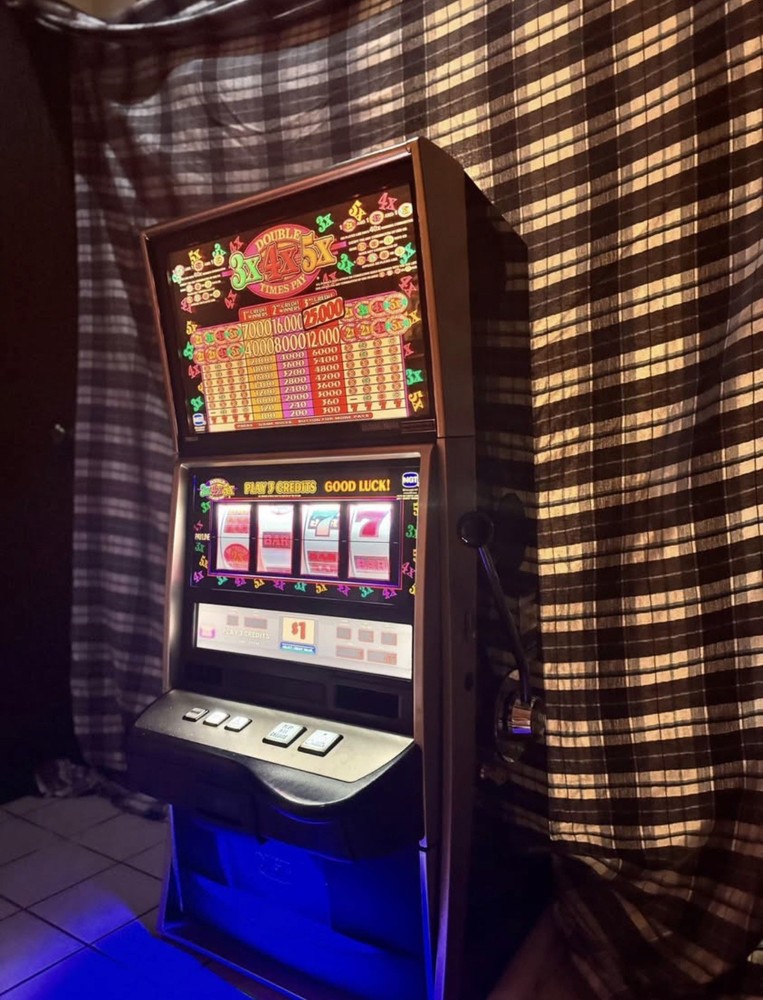 Slot Machine - 2011 IGT 3ft’ Tall, 80s Style