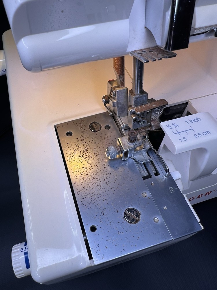 SINGER PROFESSIONAL 5 SEWING MACHINE 14T968DC (WORKING)