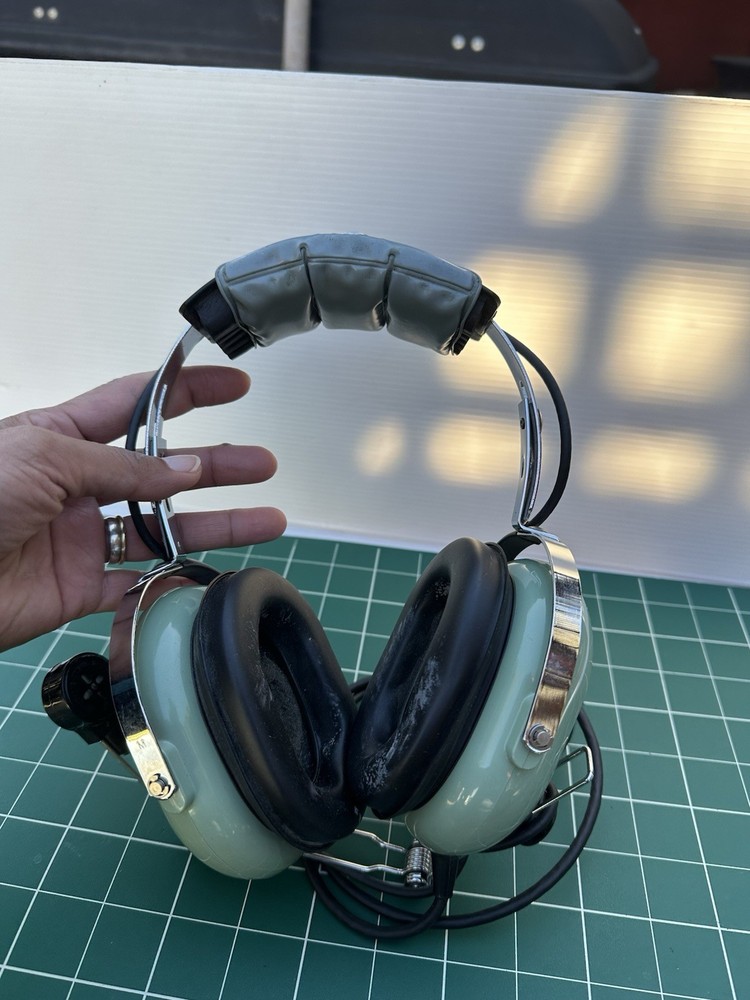 David Clark H7030 Headset With Microphone - Bin 4