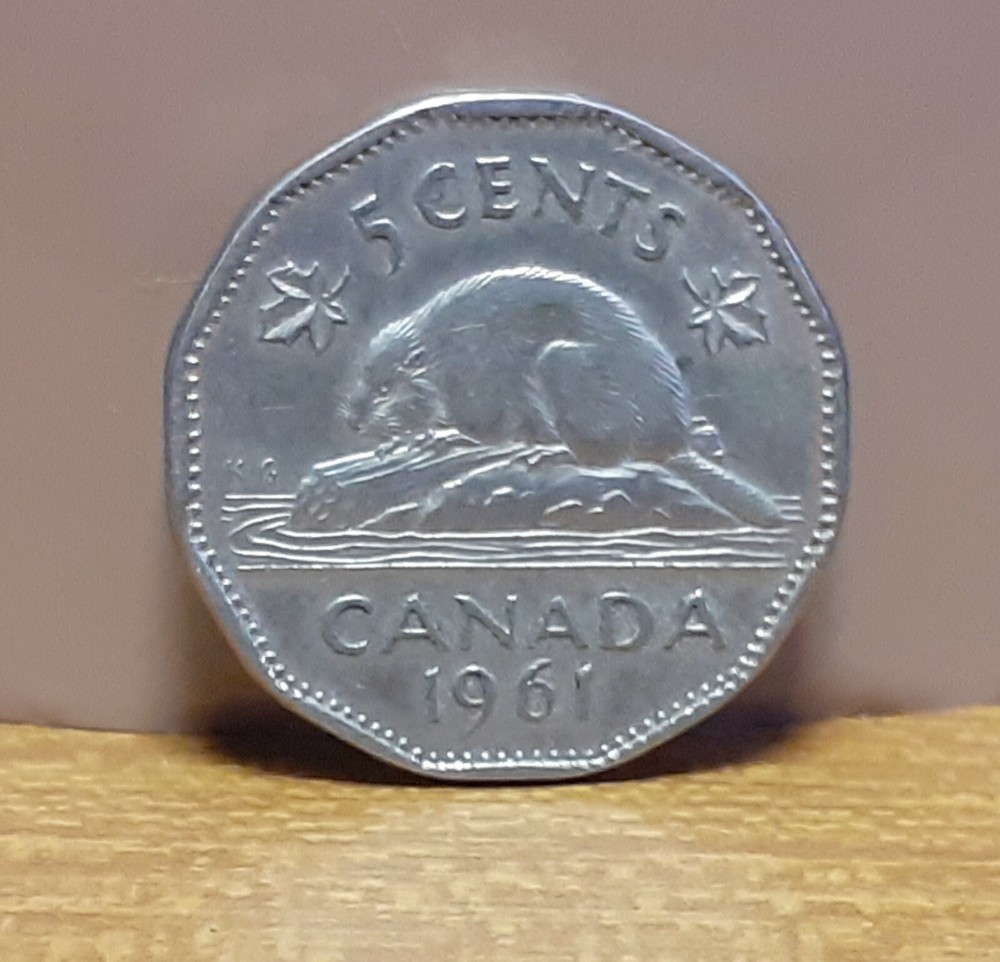 1961 Canada 5 Cent Coin - Beaver Design Dodecagonal Shape