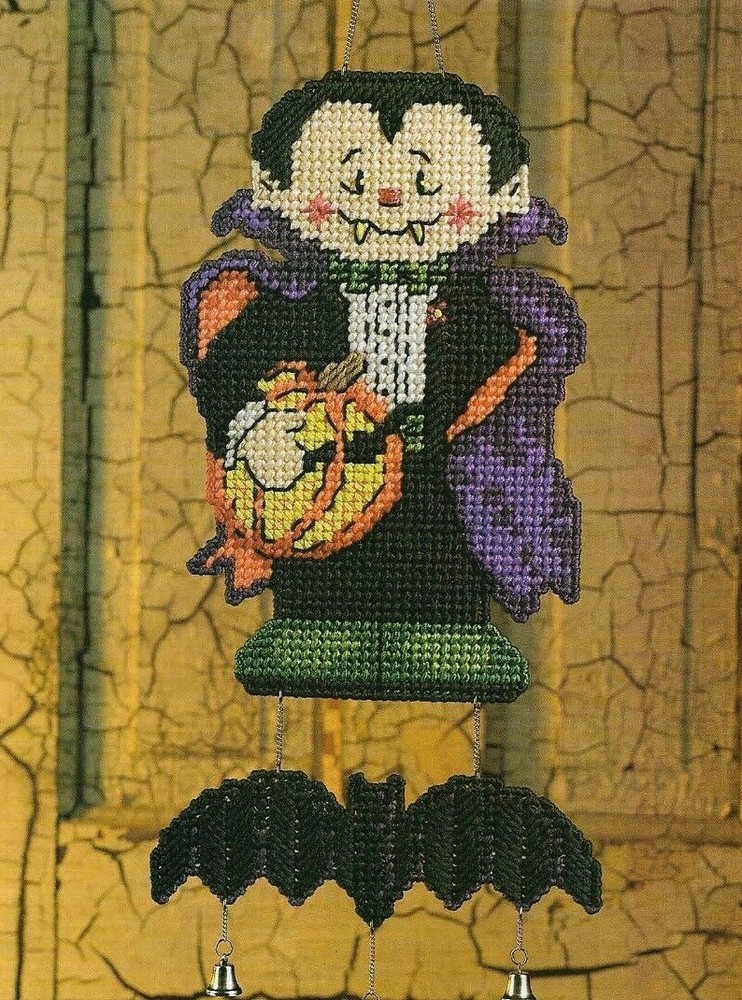 BATTY BELFRY VAMPIRE HALLOWEEN PLASTIC CANVAS PATTERN INSTRUCTIONS