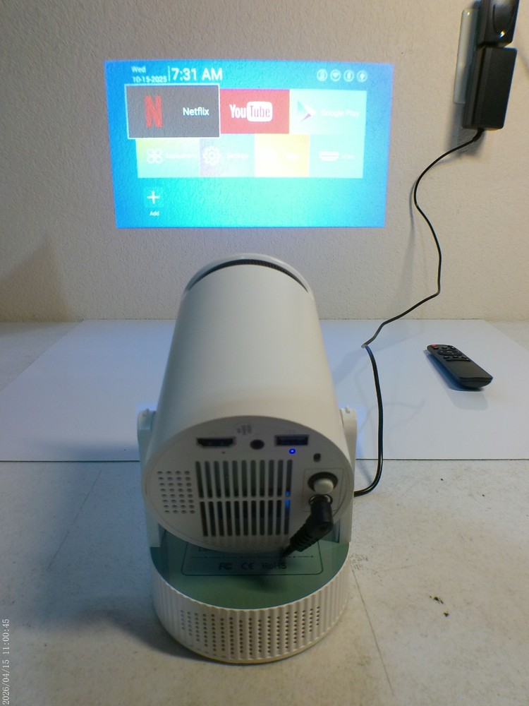 CAMWORLD PROY Battery-Powered Android Projector