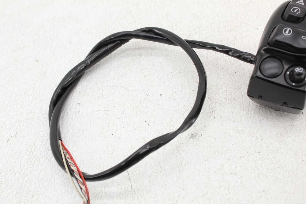 17-23 Harley Davidson Street Glide Right Control Switch Pack