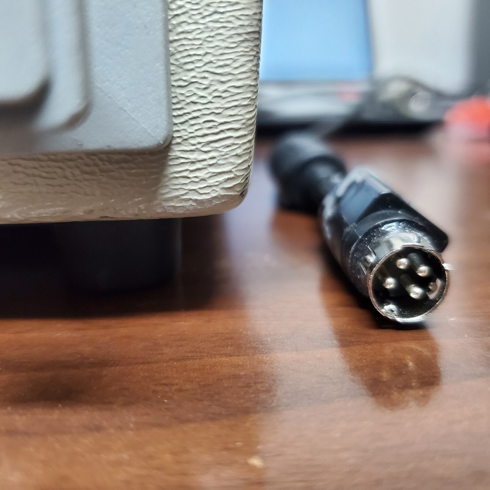 Sencore LC102 Capacitor and Inductor Analyzer working in good order (Read)