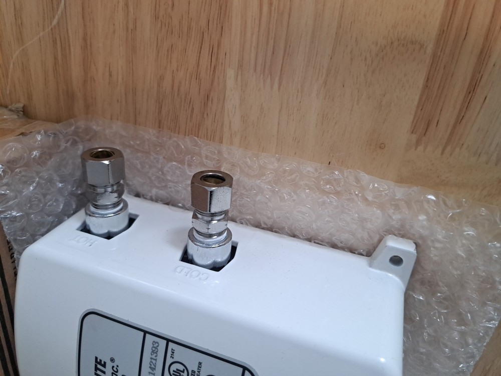 Chronomite SR-20L/120 120-W-I Electric Tankless Water Heater 120V 25 Psi Minimu