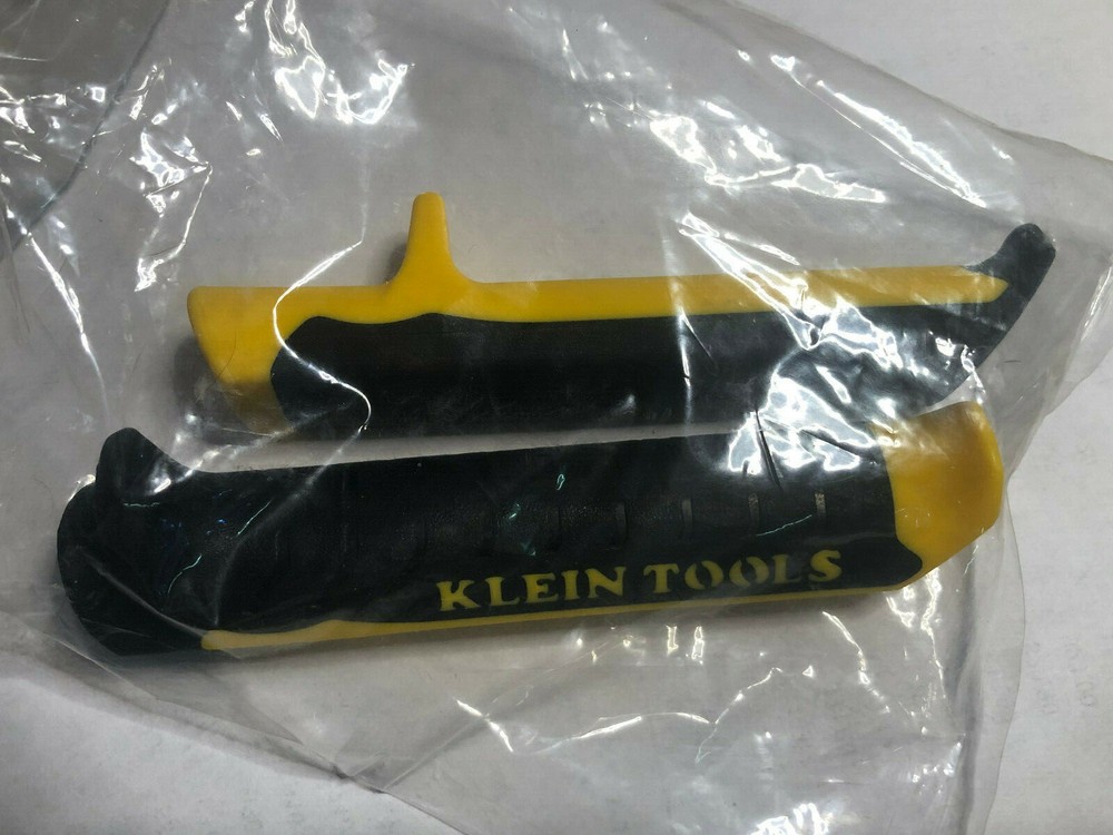 Klein 89TT Slip-On Handles With Tether Hole, One (1) Pair