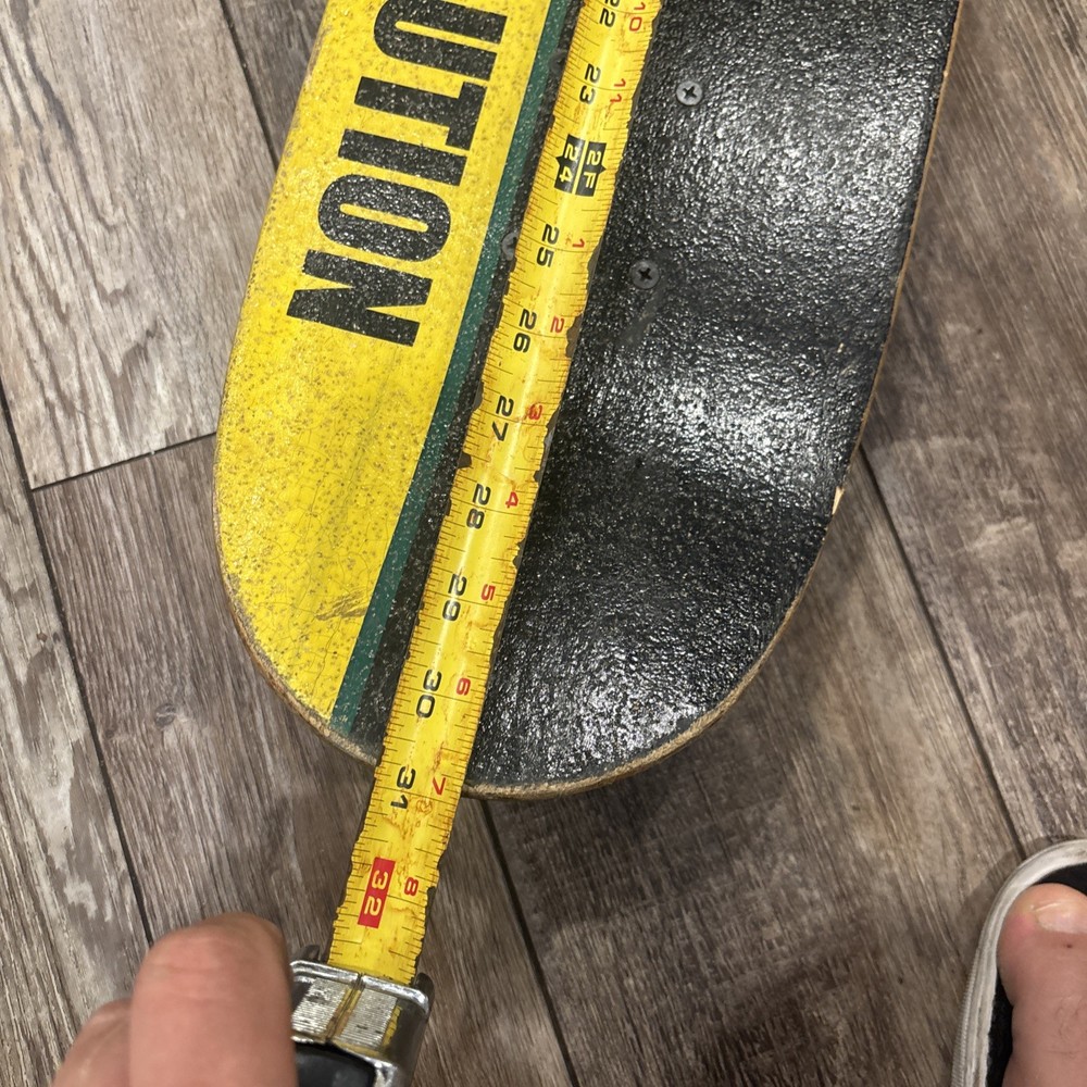 Vintage 2002 Marvel The Incredible Hulk Caution Skateboard 31”