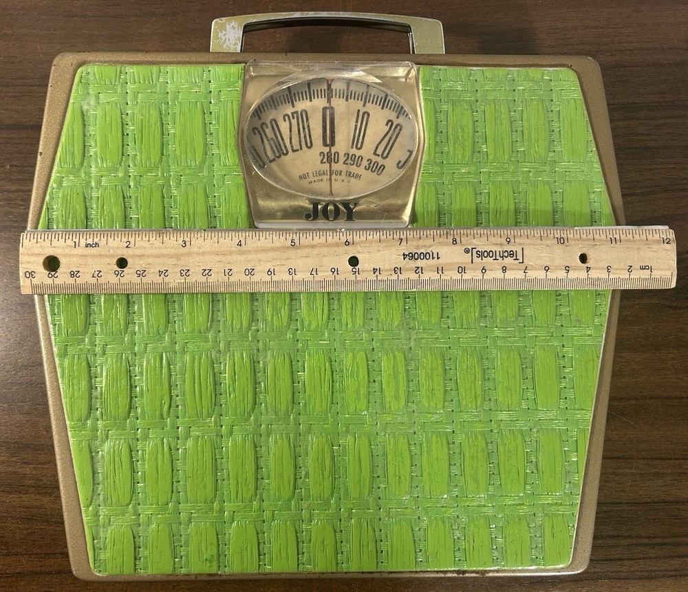 Vintage Joy Bathroom Scale Green