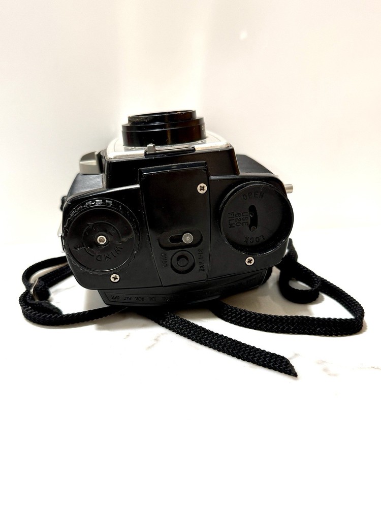 Vintage Kodak Brownie Reflex 20 Camera – Untested – With Strap