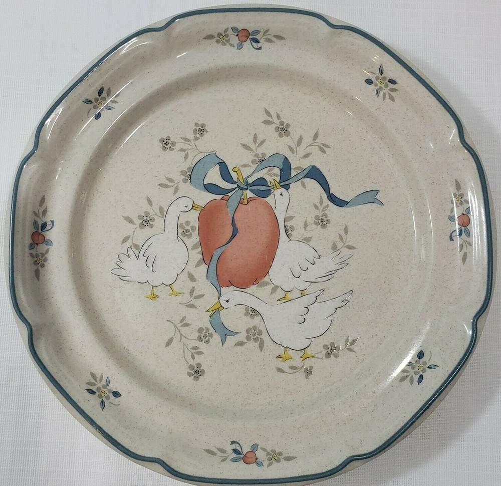 10" INTERNATIONAL Marmalade Dinner Plate