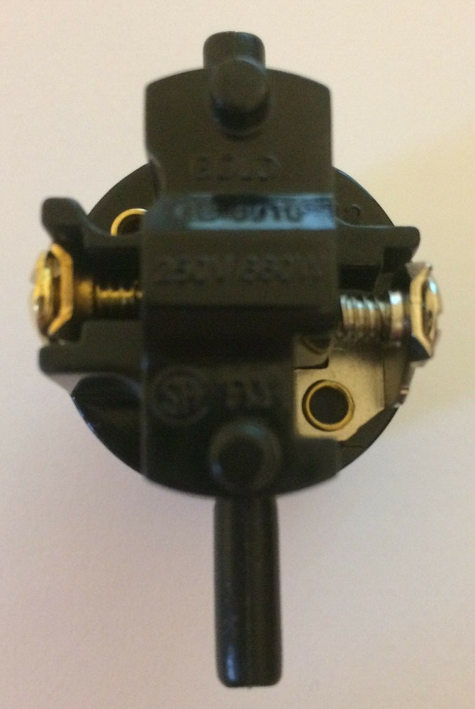 New On/Off Push-Thru Lamp Socket Interior E26 Medium, Standard Base #SO202I