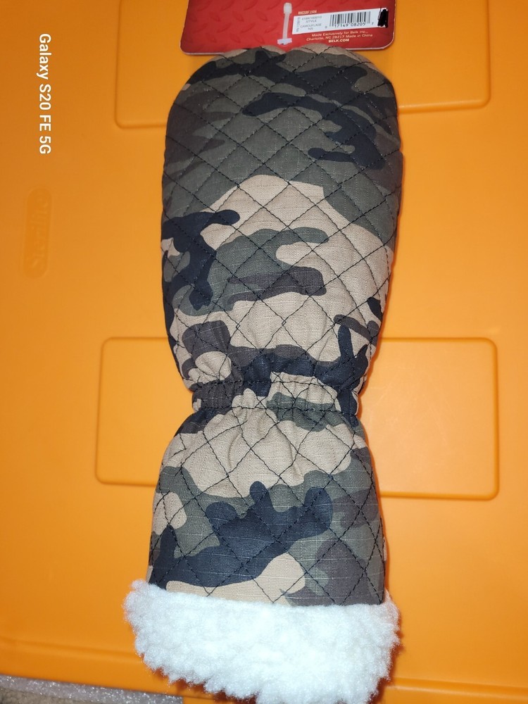 New! SaddleBred Garage Camouflage Mitt Ice Scraper Durable Elastic Trimmed Cuff