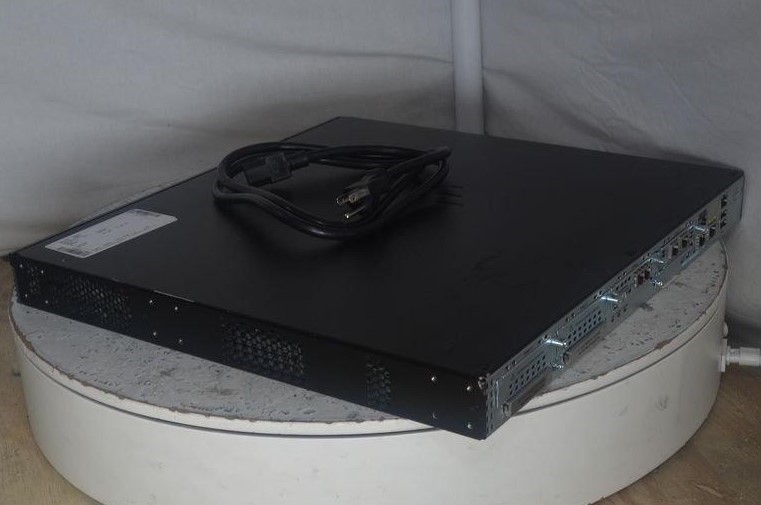 Cisco 2901 CISCO2901/K9 V06 Integrated Services Router
