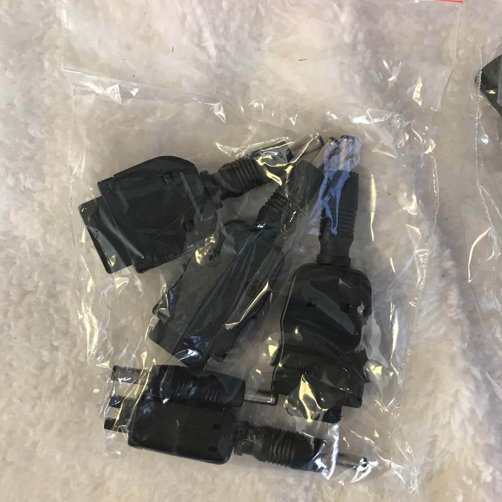 avon hand crank multi task tool - 2007 - voltage output 6v