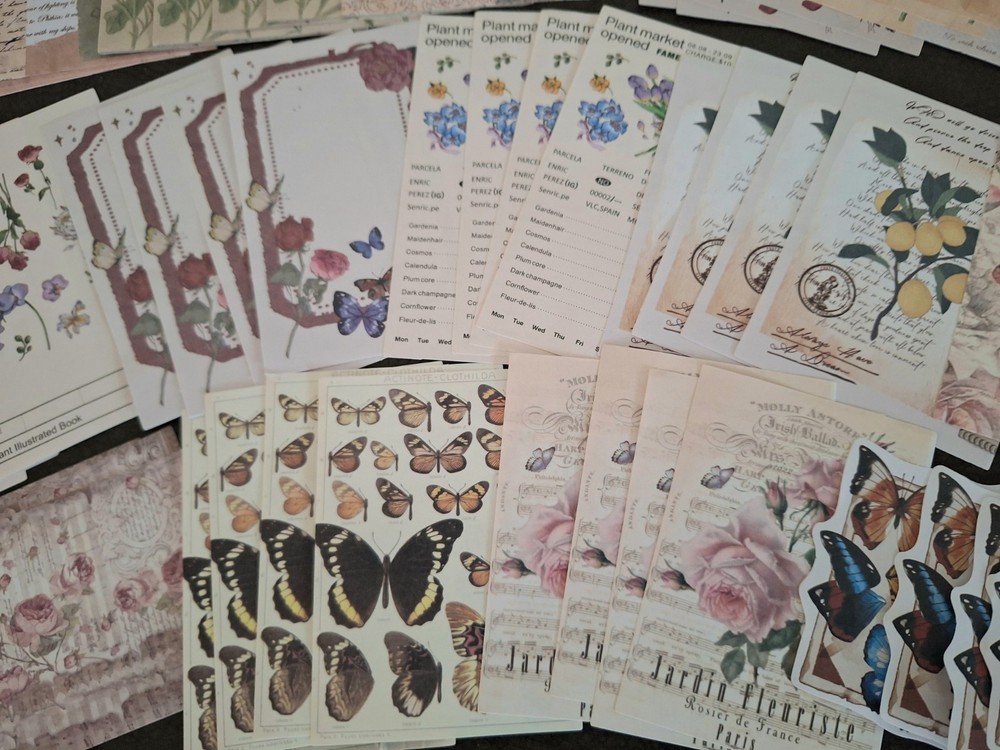 260 Pc Vintage Scrapbooking JJ & Craft Kit