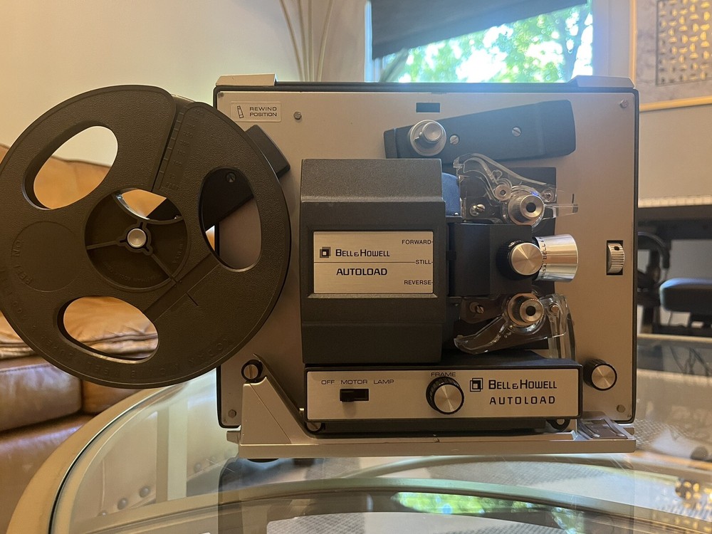 Belle & Howell 8mm Autoload Projector - Power Tested , Works