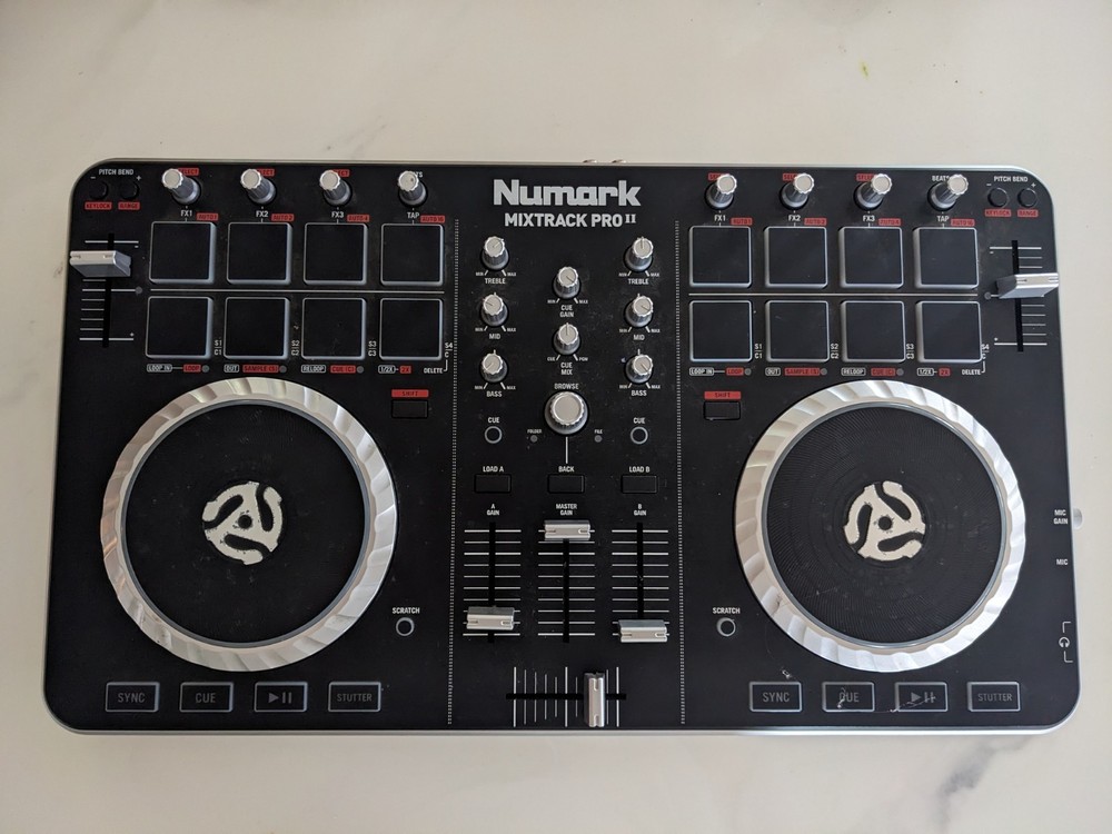 Numark Mixtrack Pro 2