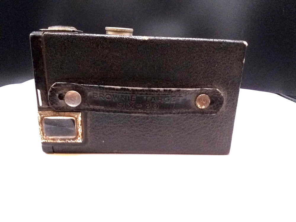 Kodak Brownie Target Six-20 Camera w/ Case – Untested