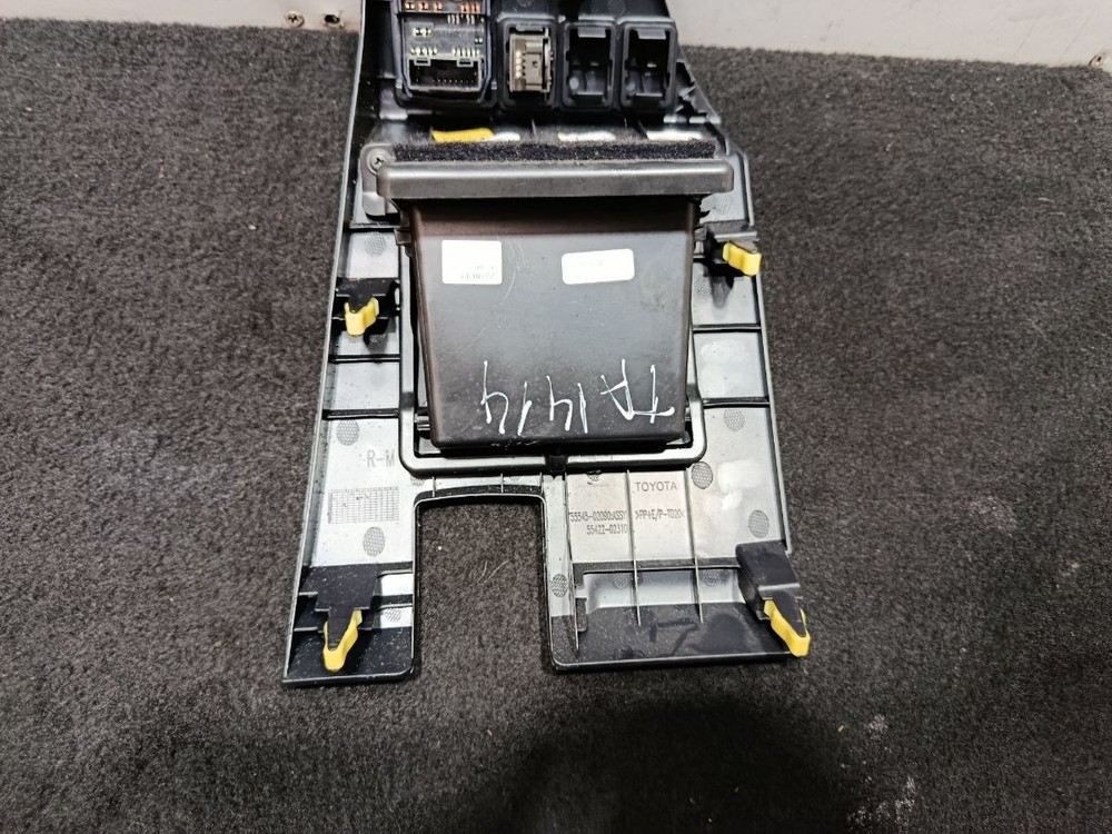 TOYOTA AURIS MK2 E180 DASH STORAE COMPARTMENT SWITCH PANEL 55545-02090