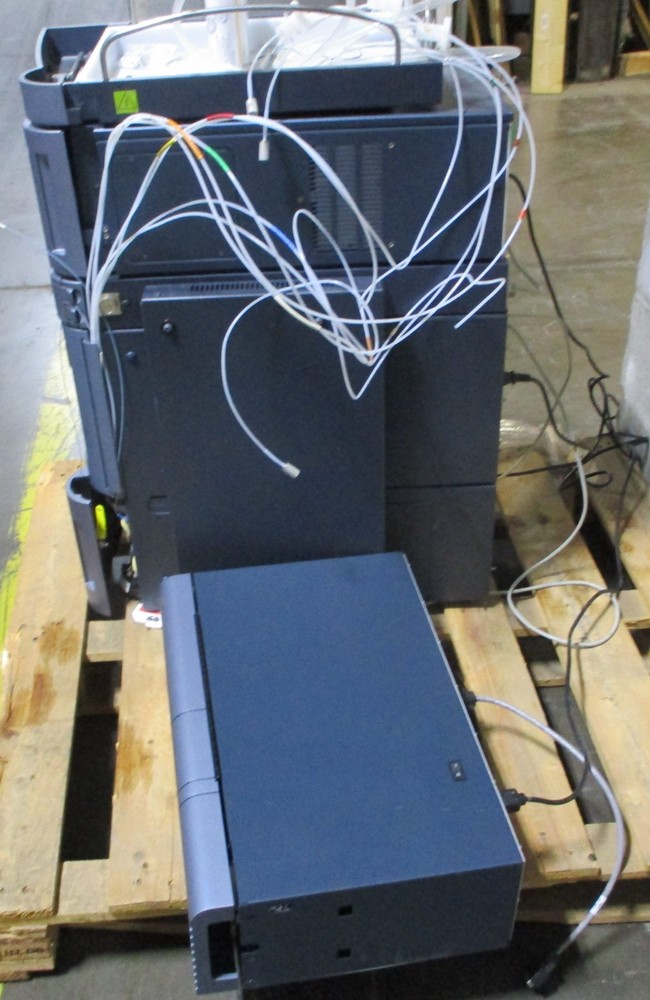 Waters UPLC System TUV Detector Sample Manager FTN Quaternary Solvent Manager