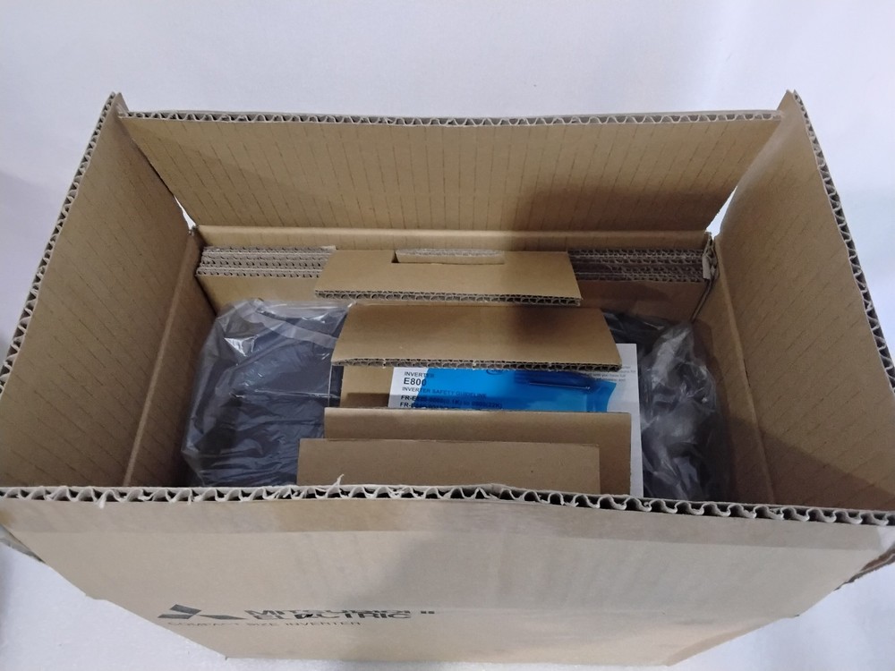 Mitsubishi FR-E820-0330-5-60 AC Drive