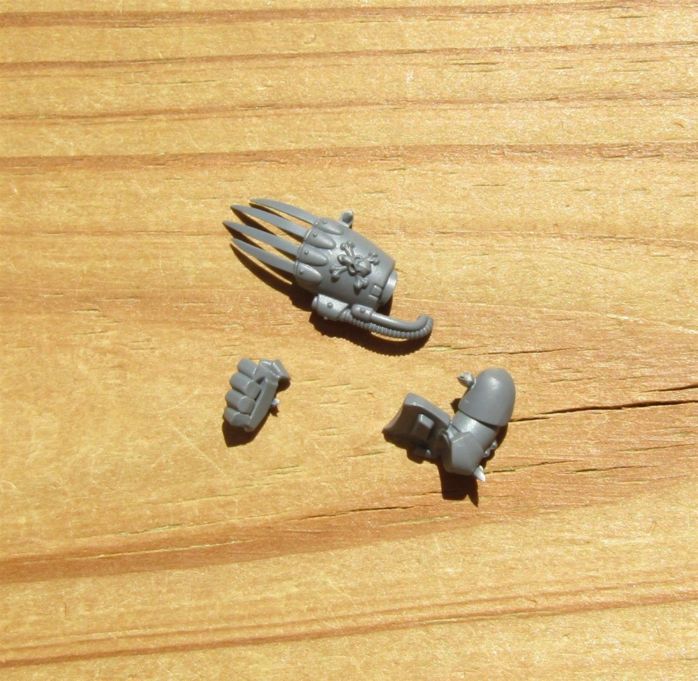 40K Space Wolves Blood Claws Pack Leader Lightning Claw Bits