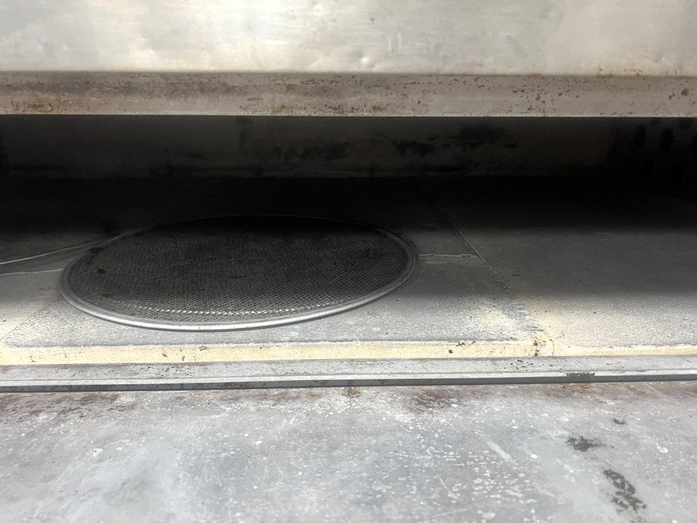 BAKERS PRIDE MODEL 451 Double Deck Oven- Natural Gas With Stones NICE SHAPE!