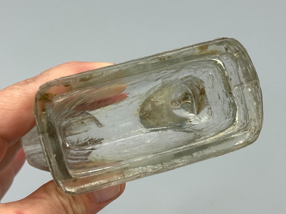 Vintage CHICKEN on a BASKET Hen Glass CANDY CONTAINER A&E 148