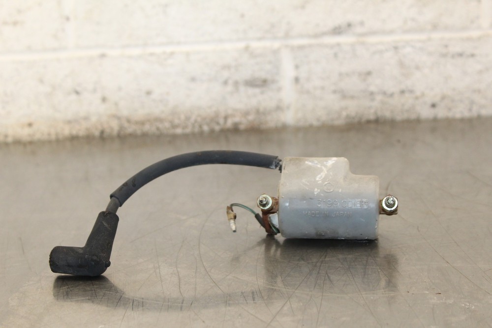 1987 Kawasaki ignition coil spark plug cap (S700)