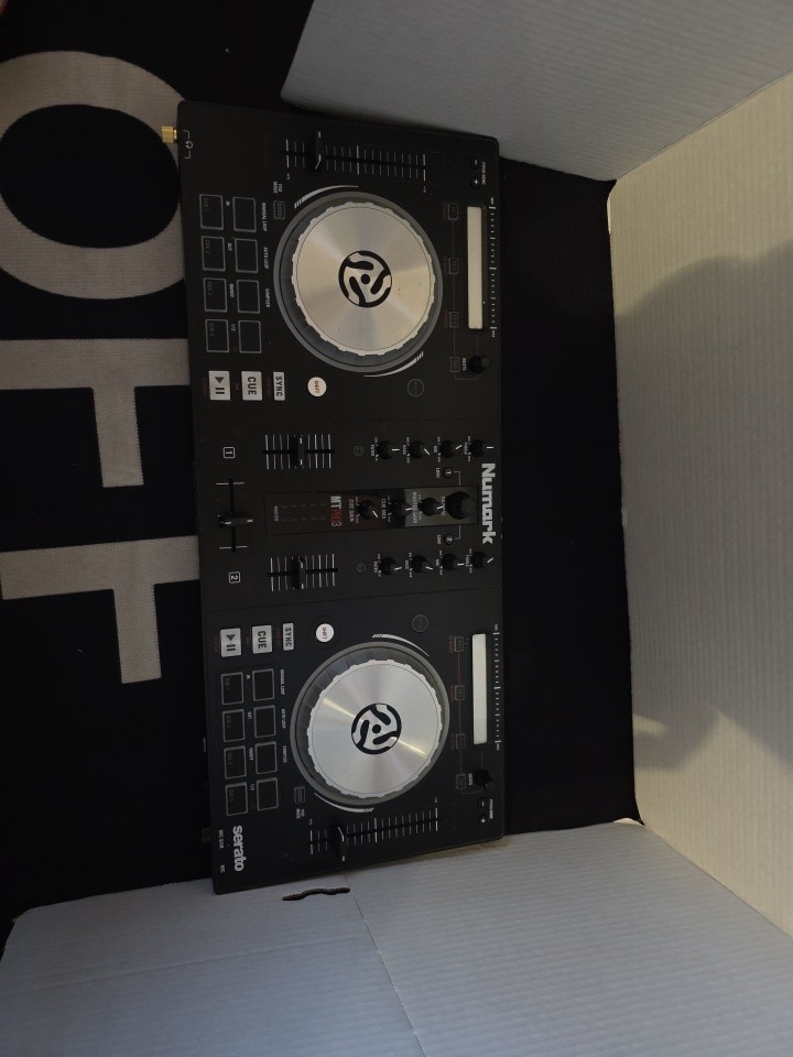 Numark Mixtrack Pro 3 DJ Controller Audio Equipment