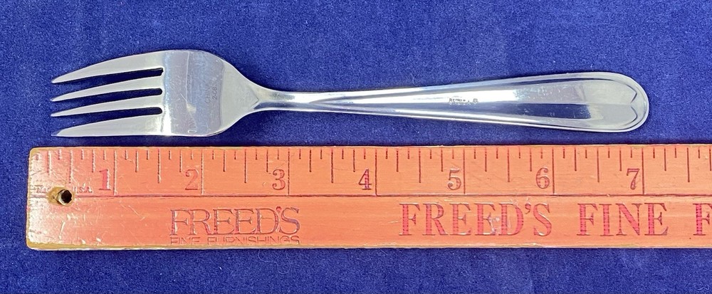 Oneida Dylan Dinner Fork 7" Glossy Frosted Center Handle