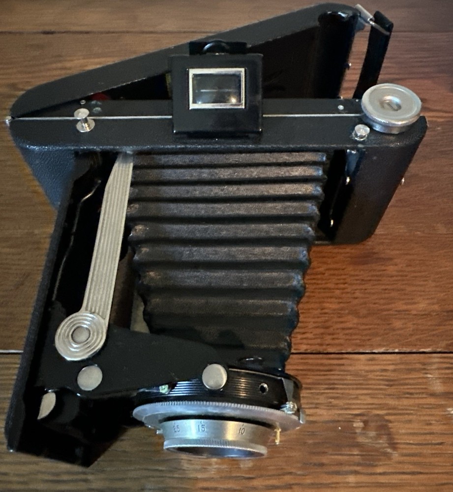 Kodak Brownie Target Six-20 Box Camera