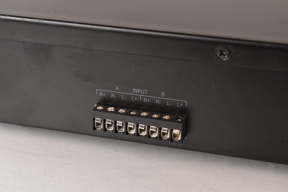 Monoprice Dual Source 4-Channel A/B Speaker Selector w/ Volume Control