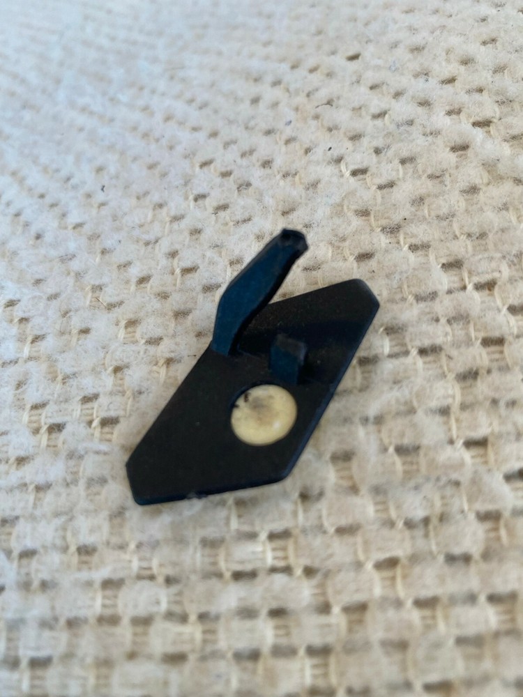 Left Hand Plastic Flipper Rest