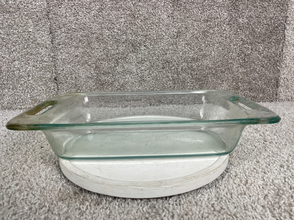 Pyrex C-232 Easy Grab Clear Glass Rectangular Baking Dish 2 Quart 1.9 Liters