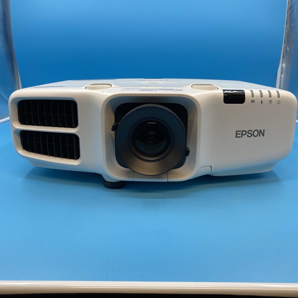 Epson PowerLite Pro G6150 | 3236 Lamp Hours