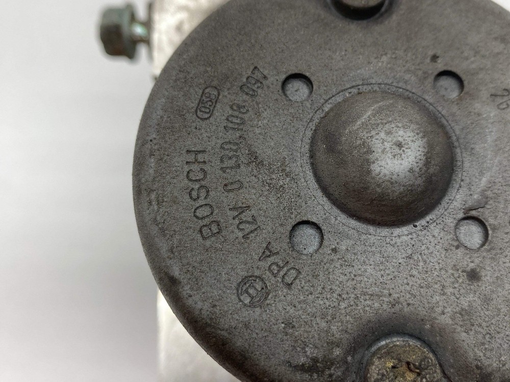 Audi S4 ABS pump control module B5 2000 Saloon