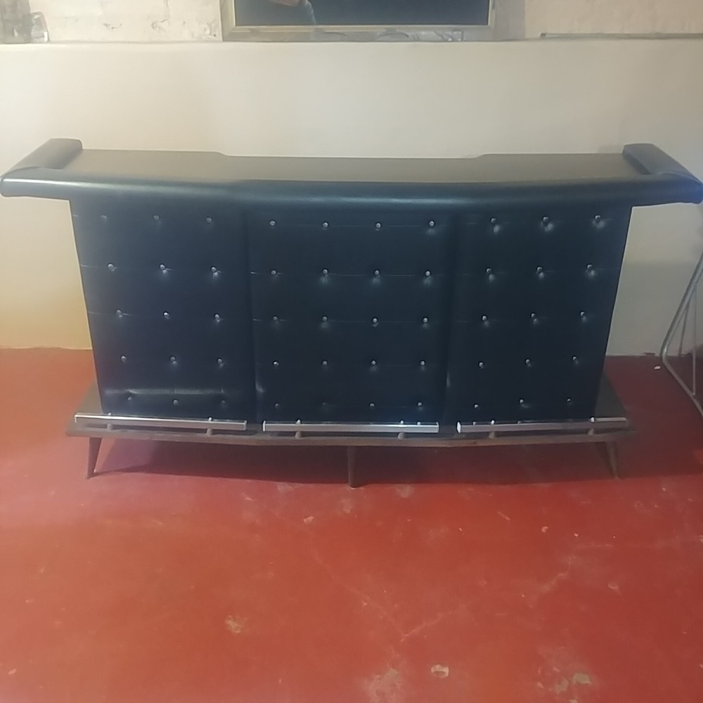 Vintage Style Home Bar